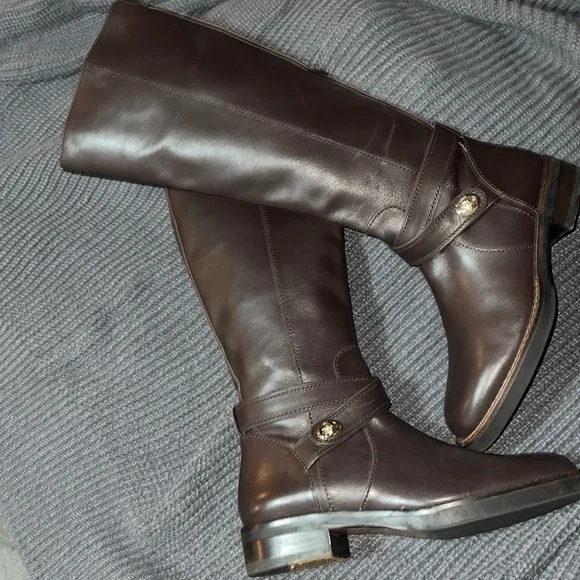 Coach Brown Leather Tall Boots. 💋FINAL SALE PRICE💋 - Picture 2 of 7